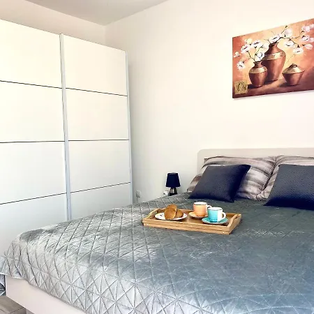 Ema Apartment *