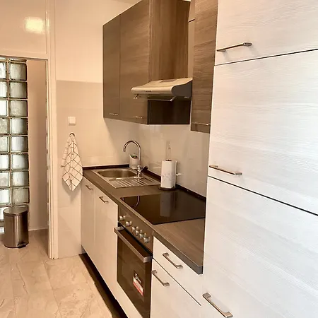 Ema Apartment *